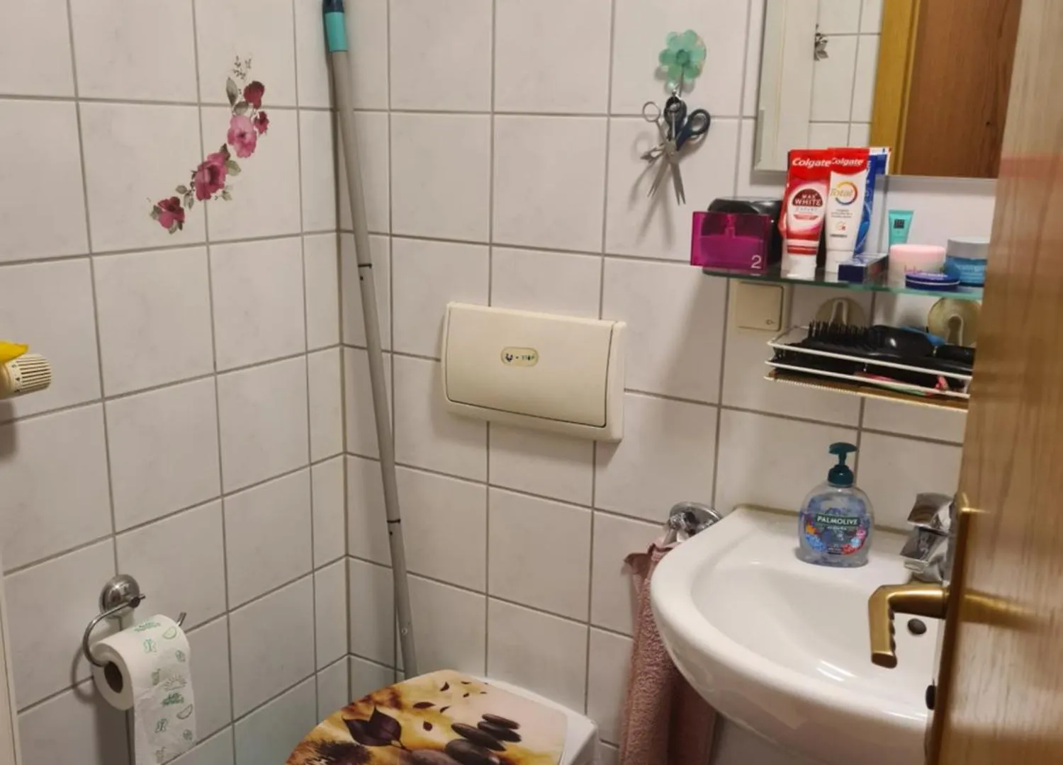 Private Zimmer In Einer Wohngemeinschaft Fuer Die Nacht In Der Naehe Des Flughafens Halle Leipzig Schkeuditz Apartment